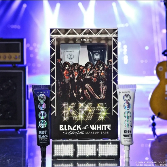 Glamlite x KISS Makeup Set - Picture 12 of 14